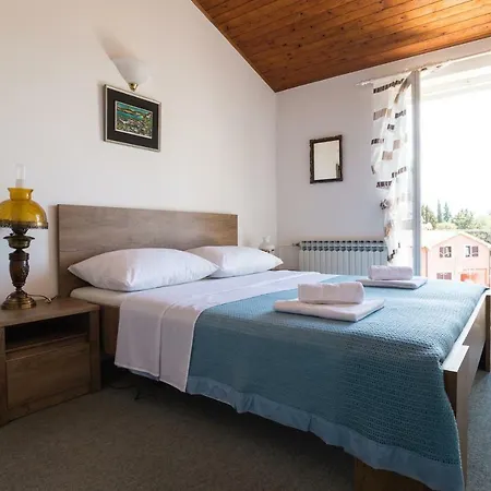 Francika Apartmán *